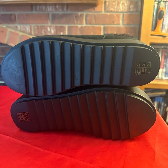 WOW POSHMARK - Authentic HOOR NWOT Leather Boots - Picture 3 of 15